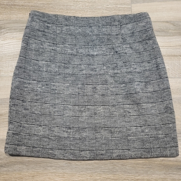 Banana Republic Gray Plaid Pleated Mini Skirt Women's 8 - Picture 2 of 6